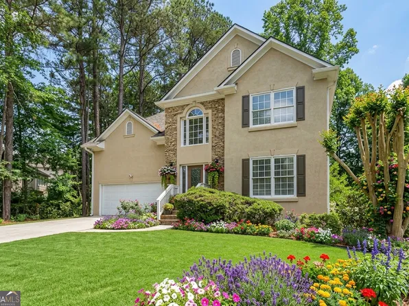 4706 Cedar Wood Dr SW, Lilburn, GA 30047