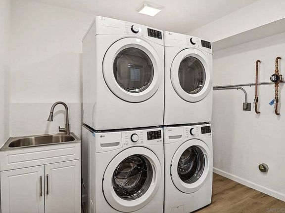5th image of 2958-68 Reynard Way #2964