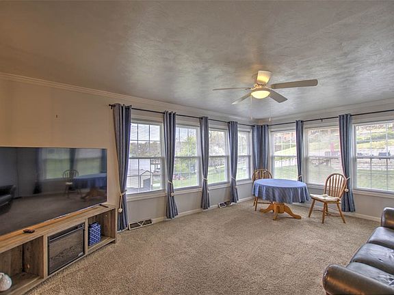 5th image of 410 Lakeview Ln