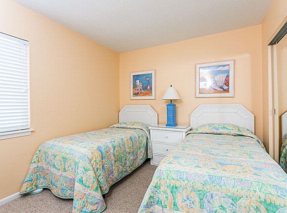 2nd image of 1524 Wood Ave APT 313