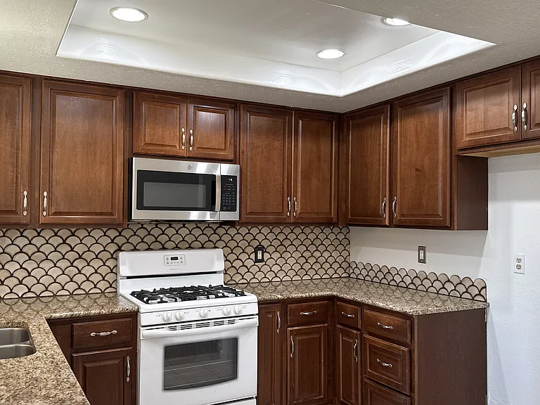 10260 Magnolia Ct — Photo 5