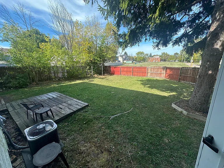 2322 Orleans Ave — Photo 21