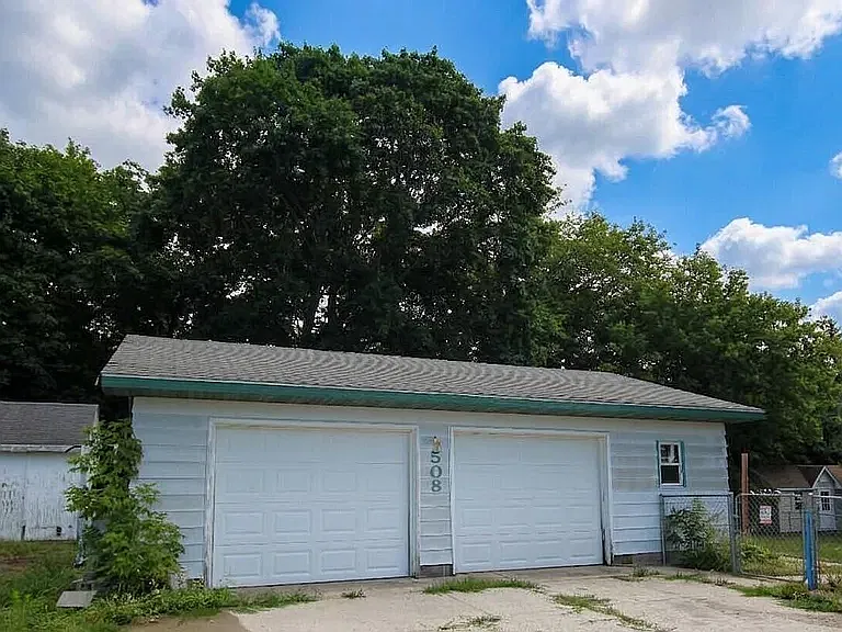 3 bed, 1027 sqft, $1,500 — Photo 4