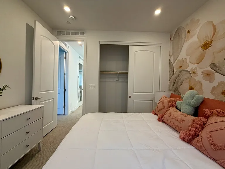 802 Royal Beekman St — Photo 41