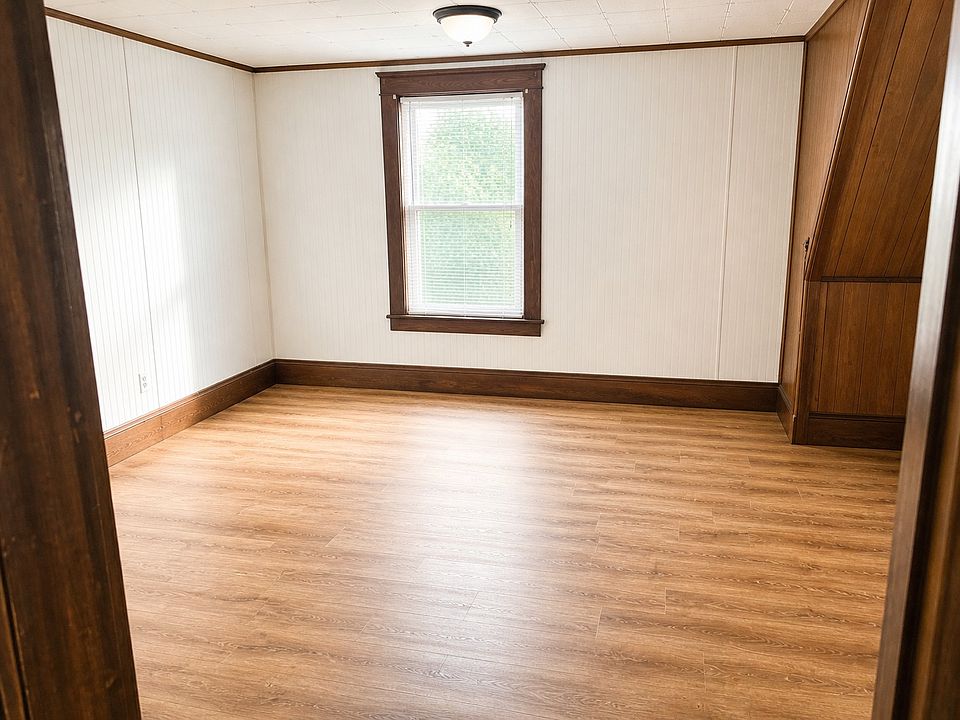 2nd image of 111 E Main St #5