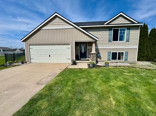 7 Anvil Ln, Caledonia, MI 49316