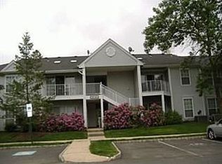 45 Caitlin Ct #86, Franklin Park, NJ 08823
