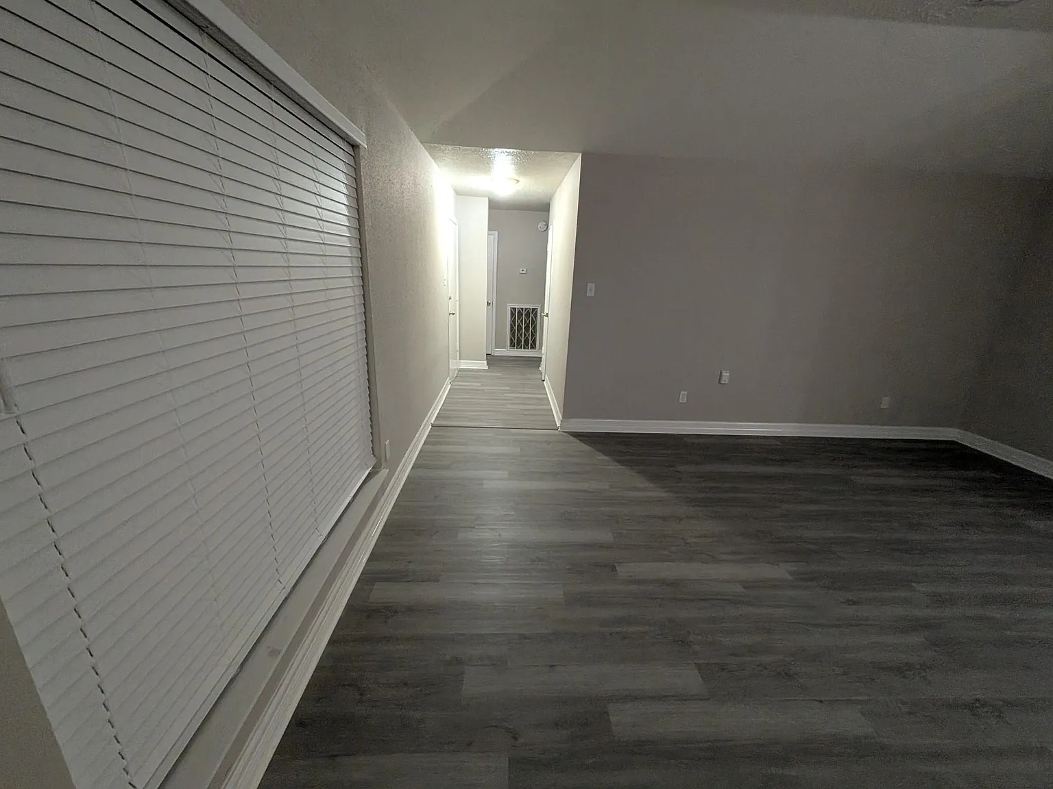 3 bed, 2.0 bath, 1377 sqft, $1,850 — Photo 4