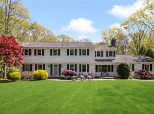 125 Crystal Dr, East Greenwich, RI 02818