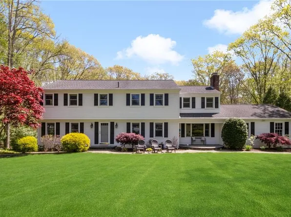 125 Crystal Dr, East Greenwich, RI 02818