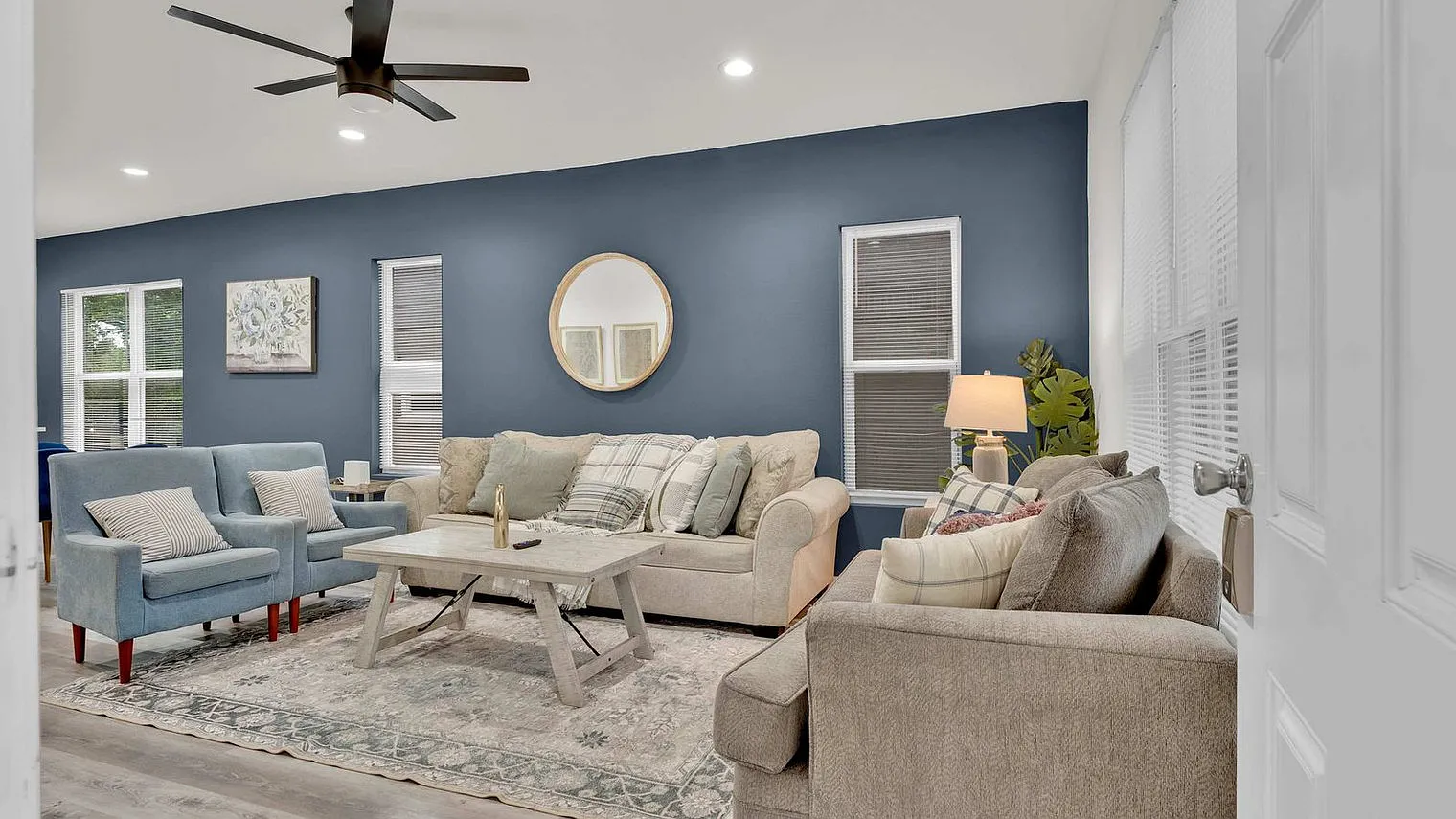 3 bed, 2.0 bath, $5,825 — Photo 4