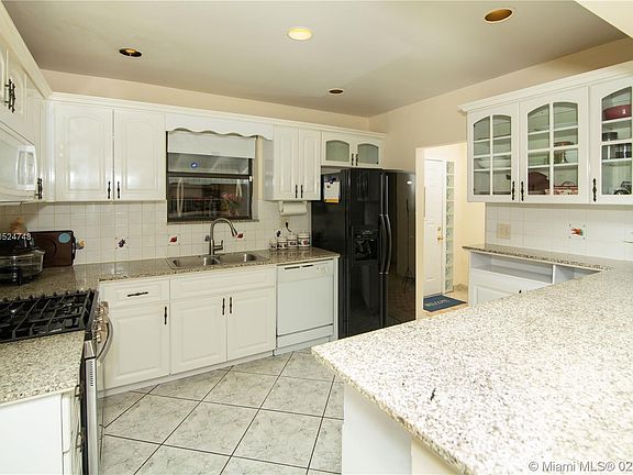 2nd image of 1000 NW 181st St