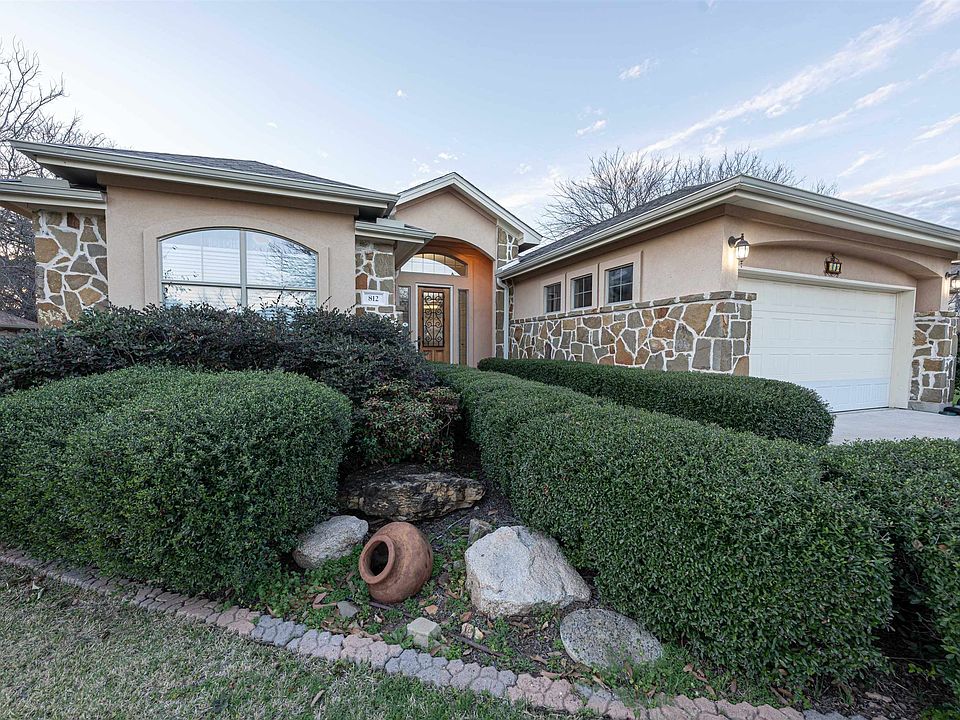 1st image of 812 Woodland Park Drive