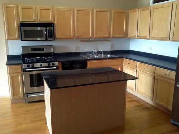 5th image of 1000 E 53rd St Unit 206