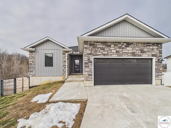 110 Newberry Ct, Knob Noster, MO 65336