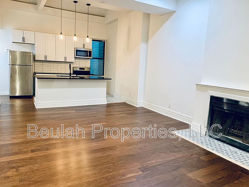 1st image of 1625 Carroll St #B