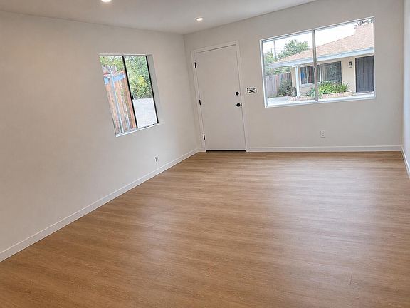 3rd image of 808 N Voluntario St