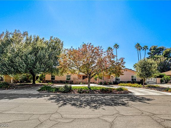 3rd image of 3753 Meadowcrest Dr