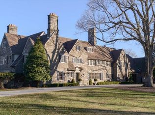 899 Persimmon Rd, Sewickley, PA 15143