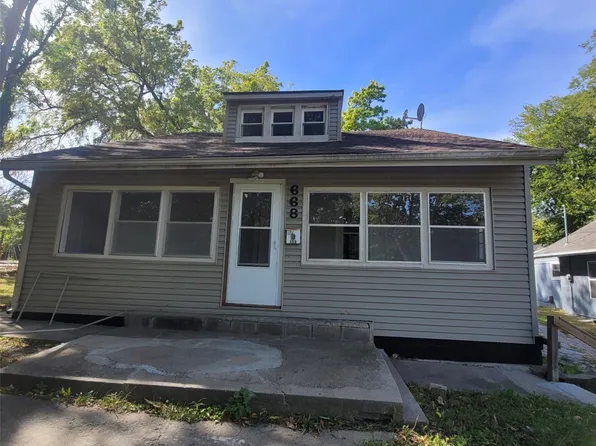 668 24th St, Des Moines, IA 50312