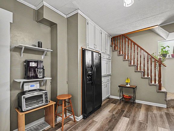 4th image of 106 Olive St