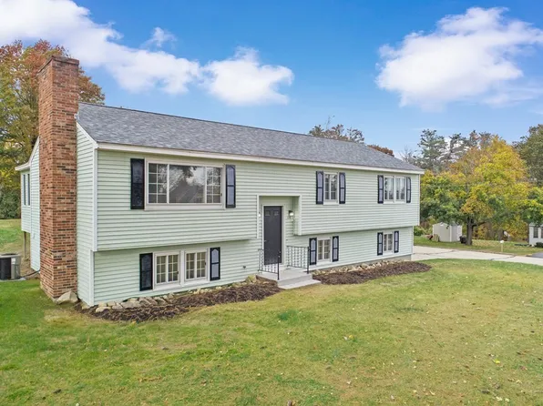 120 Mooresville Rd, Manchester, NH 03103