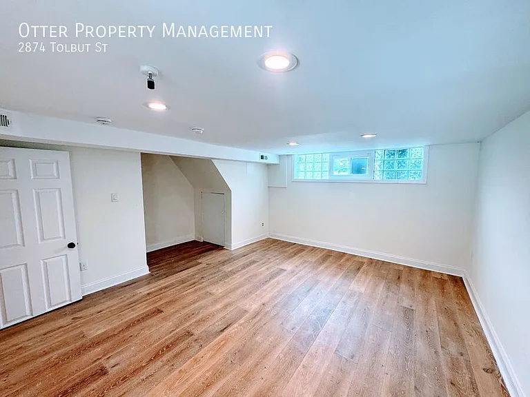 2874 Tolbut St — Photo 38