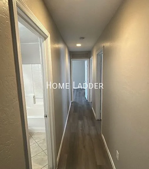 10805 W Wilshire Dr — Photo 14