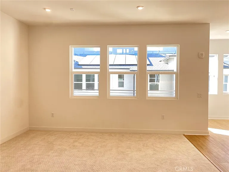 1110 Urbana St — Photo 2