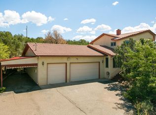 36 Calle Conejo Rd, Tijeras, NM 87059