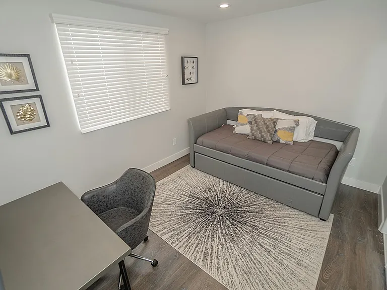 2631 S La Salle Ave #2631 — Photo 7