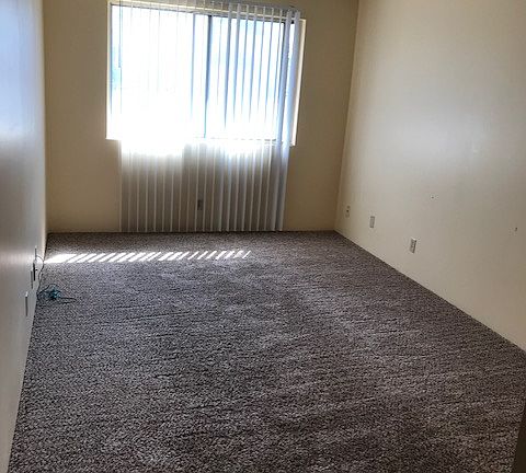 2nd image of 1111 E St APT 02
