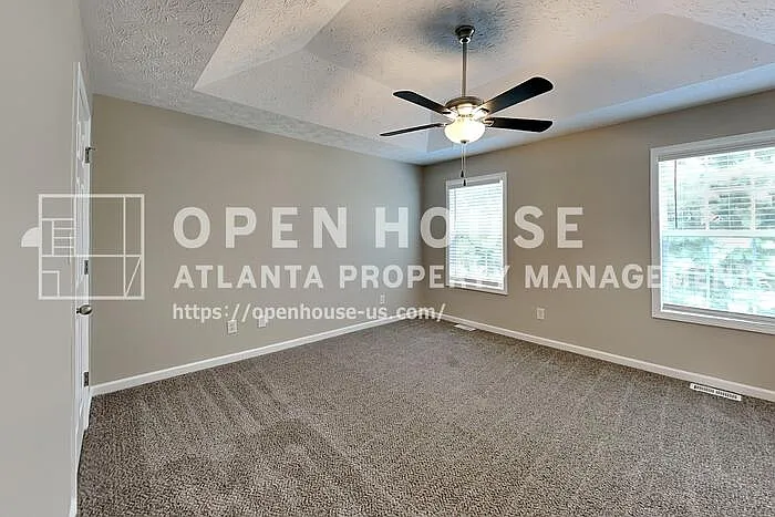 110 Rockefeller Ln — Photo 10
