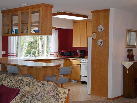 5th image of 93 Saddletree Dr