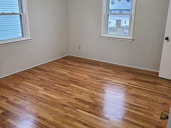 4th image of 34 Crowther Ave
