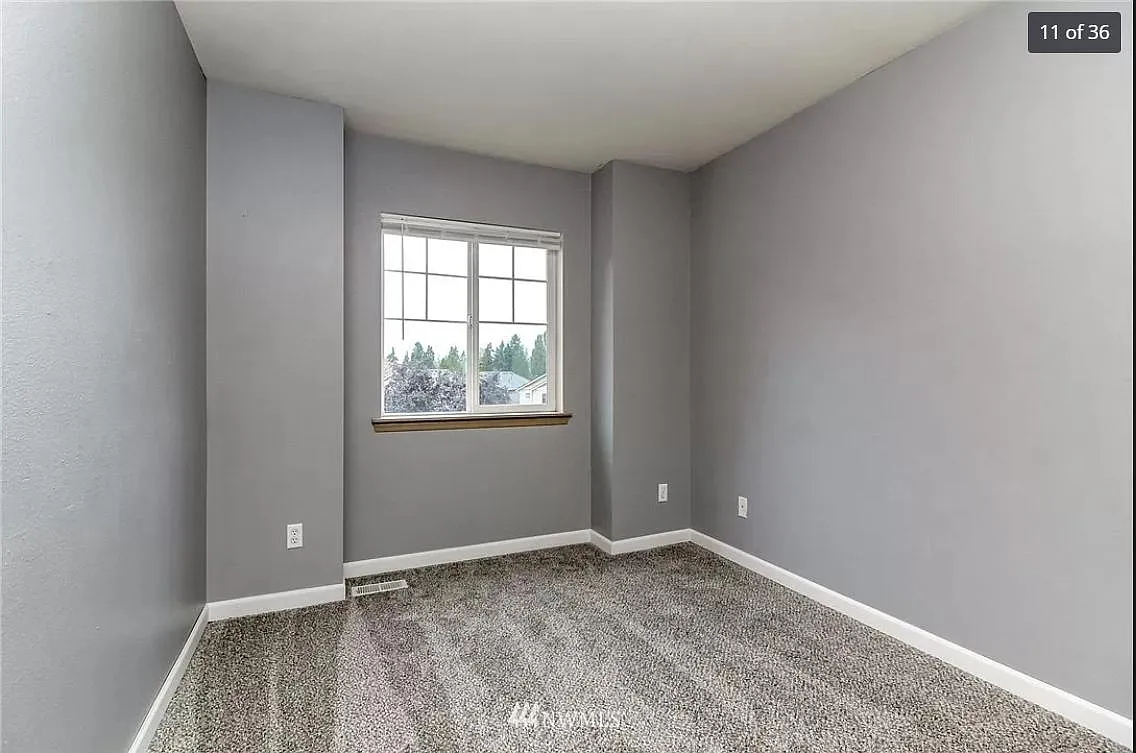 16115 Camden Dr E — Photo 1