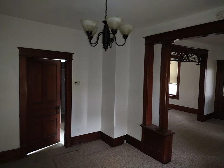 329 N Main St — Photo 6