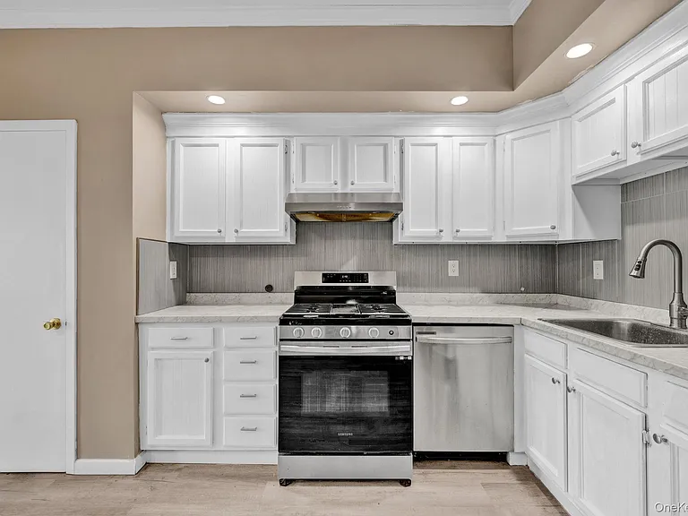 85 Main St #3 — Photo 4