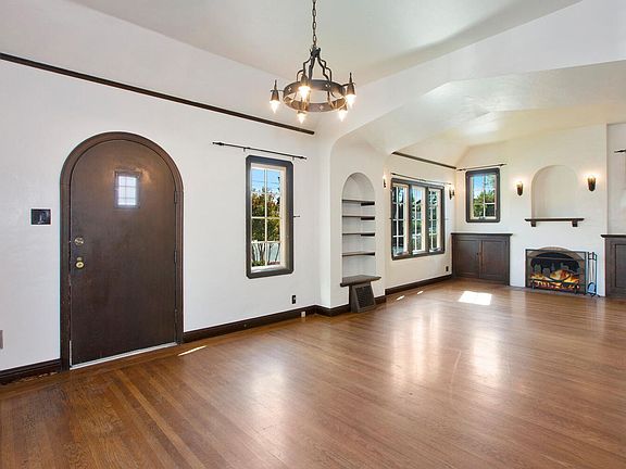 2nd image of 829 Lincoln Ave #829