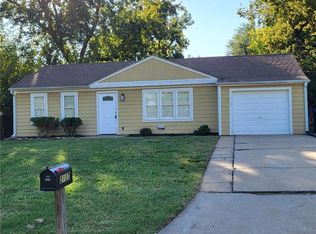 2137 SW Edgewater Ter, Topeka, KS 66614