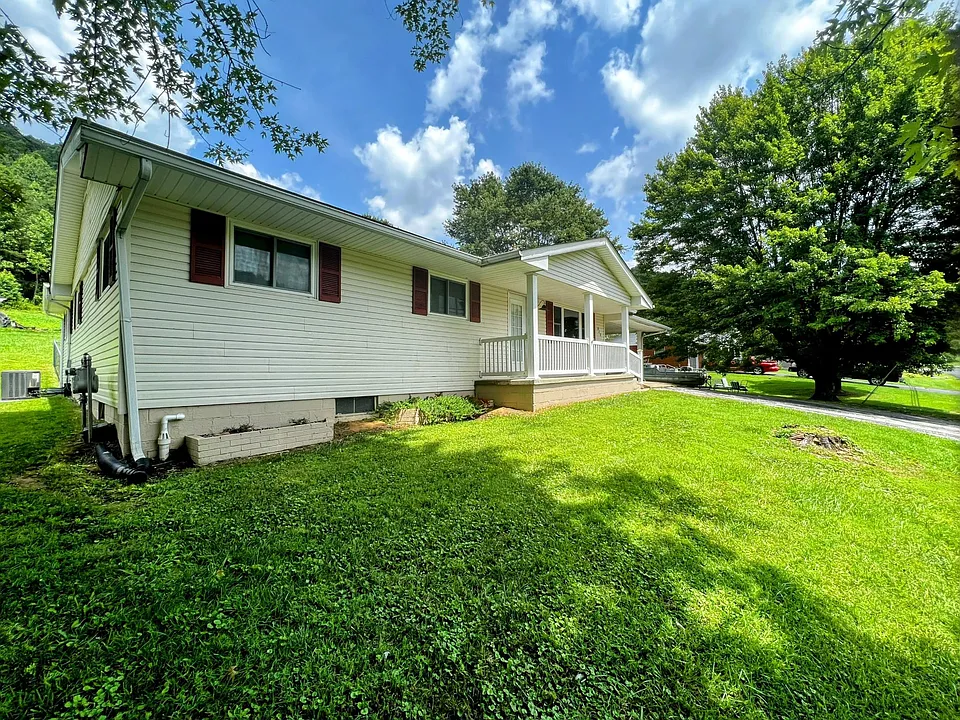828 Dry Creek Rd