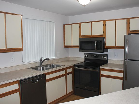 3rd image of 20751 Indian Creek Dr