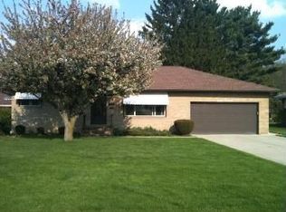 5435 Hauserman Rd, Parma, OH 44130