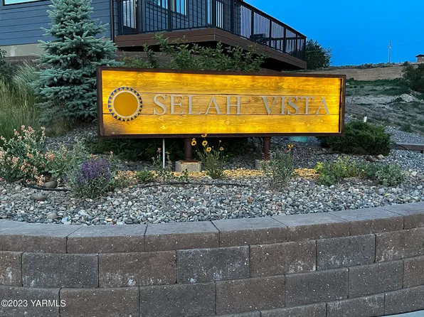 600 Vista Del Sol #13, Selah, WA 98942