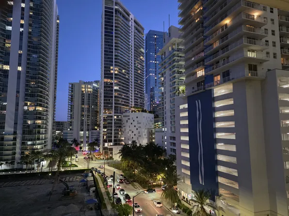 1155 Brickell Bay Dr, Miami, FL