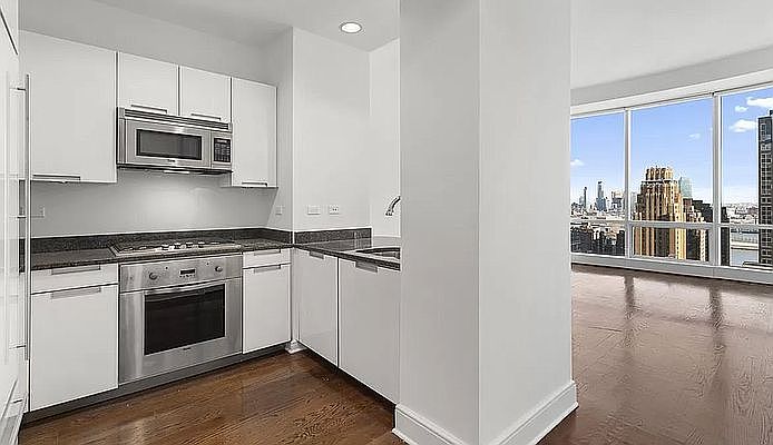 1st image of 250 E 49th St #6B