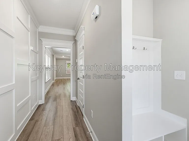 228 Linsmore Ln — Photo 5