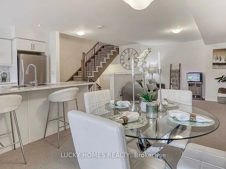 85 Sutcliffe Dr — Photo 22