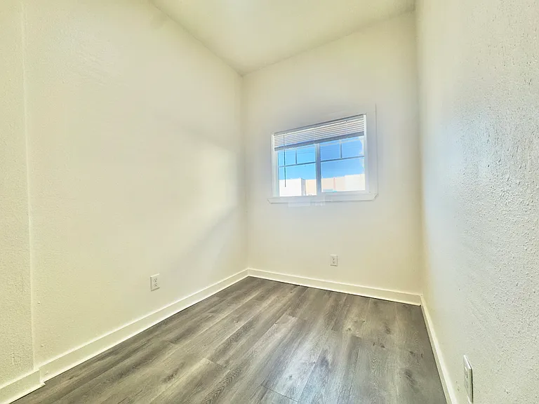 3647 West St — Photo 31