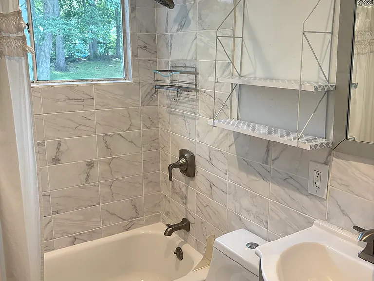 42 Roosevelt Ave #B — Photo 4
